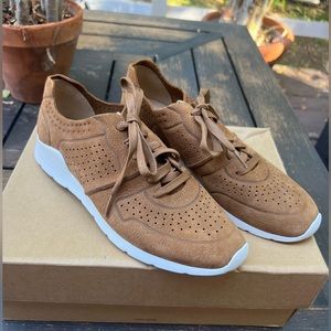 New UGG Leather Tye Sporty Leather Sneaker